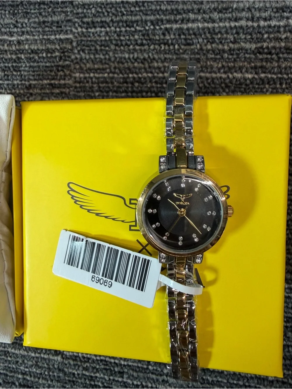 Invicta 69069 model